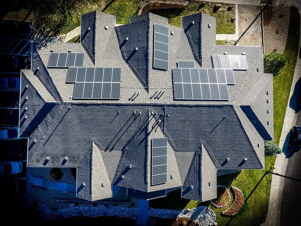 Les avantages de la pergola solaire photovoltaïque chez PIE